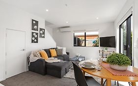 Chic City Living 1 Bdrm Sunny Warm Close Cbd